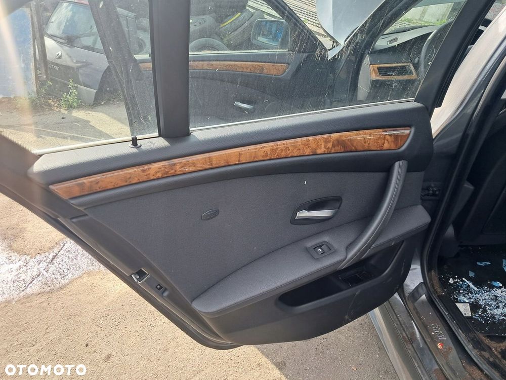 BMW 5 E60 LIFT 07-10 Boczki drzwi czarne dekory z deski drewno komplet - 3
