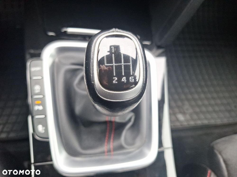 Kia Ceed 1.6 T-GDI GT - 15