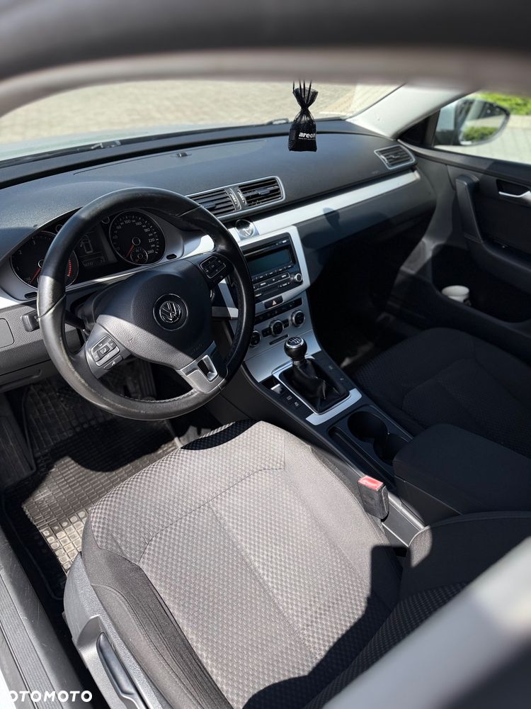 Volkswagen Passat 1.6 TDI Comfortline - 27