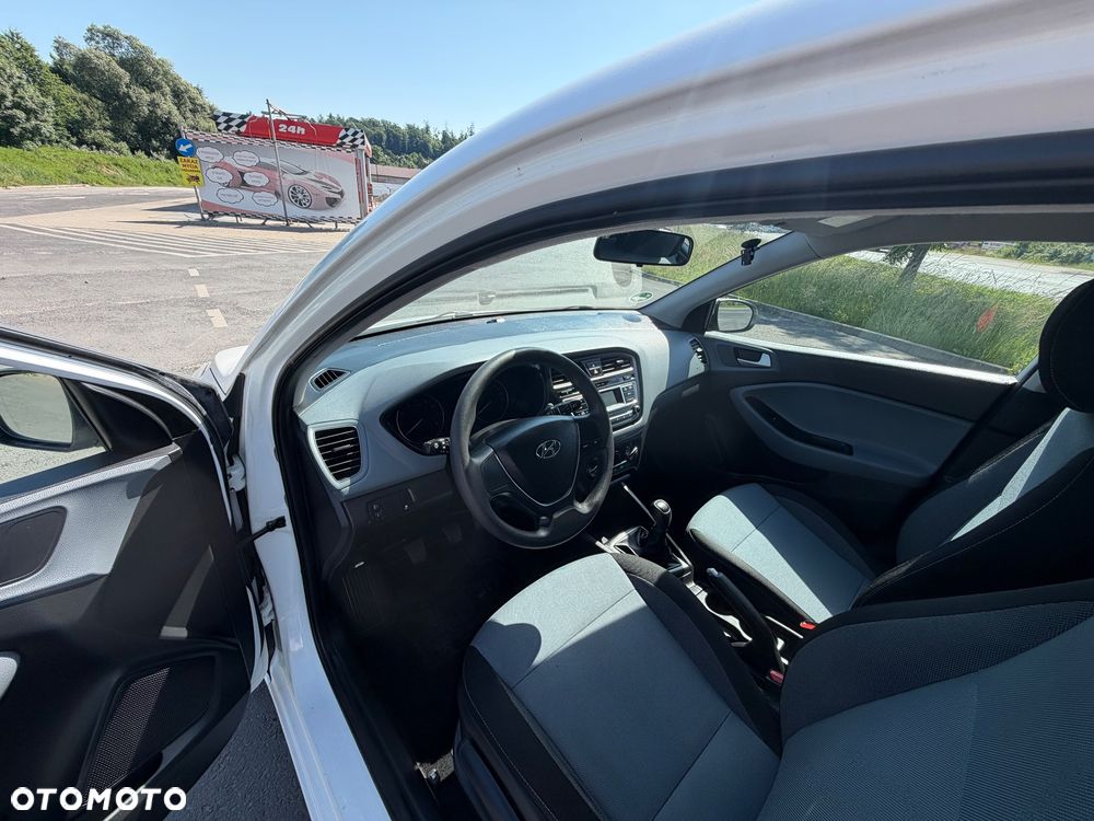 Hyundai i20 blue 1.2 Classic - 6
