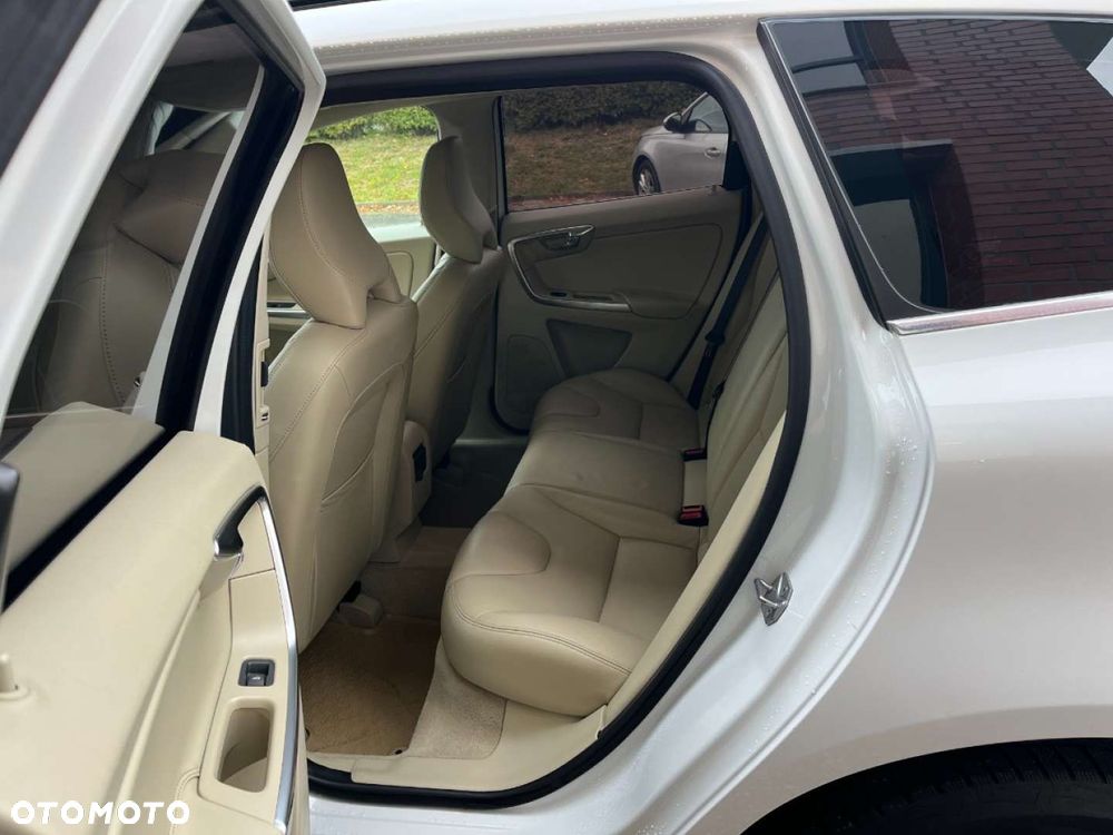 Volvo XC 60 D3 Drive-E Kinetic - 22