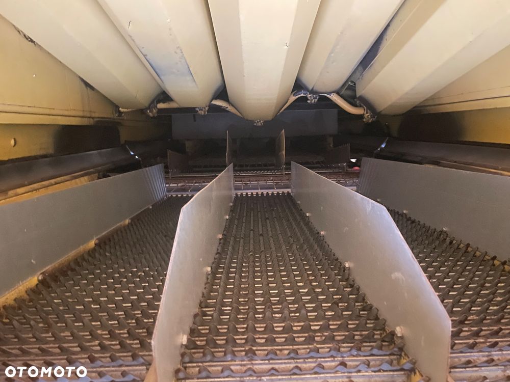 New Holland TX 32 - 10