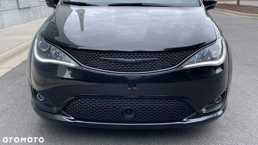 Chrysler Pacifica - 9