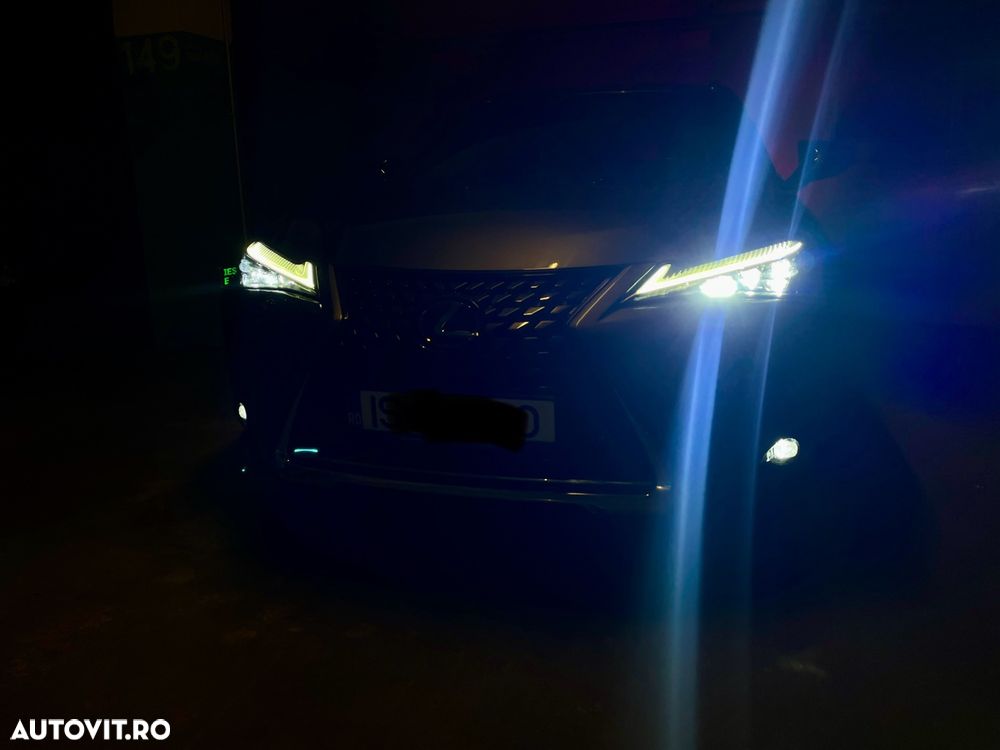 Lexus UX - 27