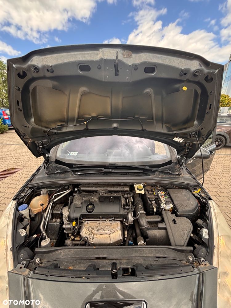 Peugeot 308 - 8