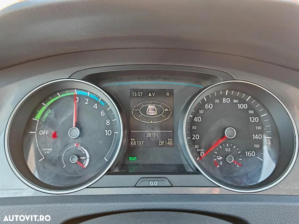 Volkswagen Golf e-Golf - 22