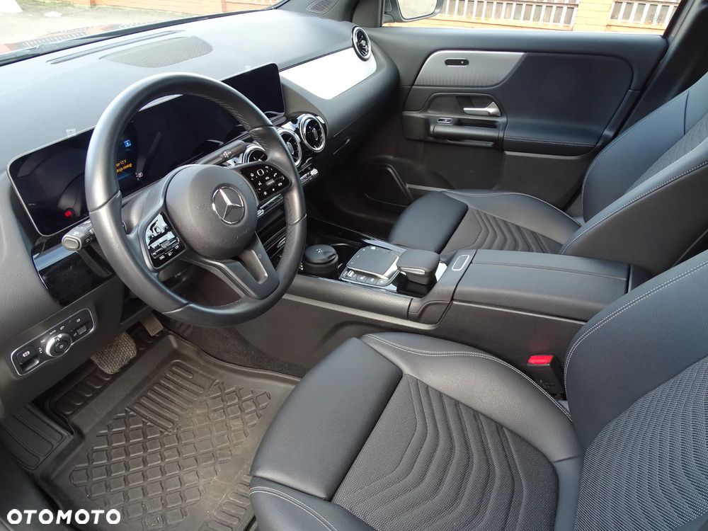Mercedes-Benz GLA 200 - 8