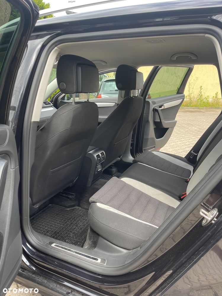 Volkswagen Passat - 17