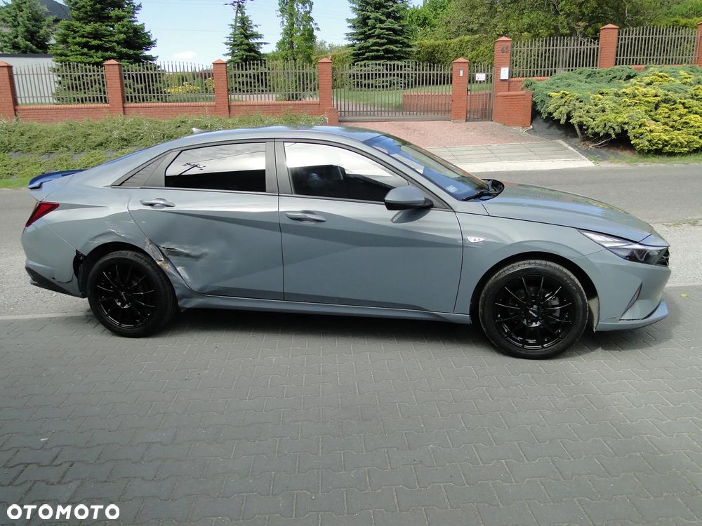 Hyundai Elantra 1.6 Smart CVT - 12