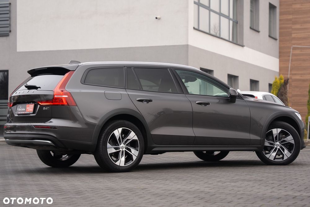 Volvo V60 Cross Country B4 D AWD Geartronic Pro - 12