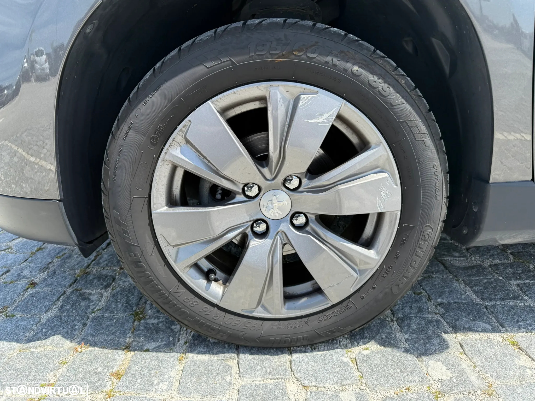 Peugeot 2008 1.2 PureTech Style - 5