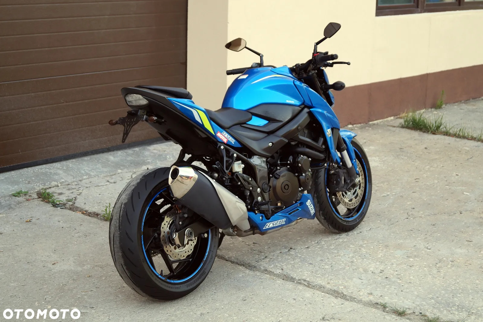 Suzuki GSX - 11