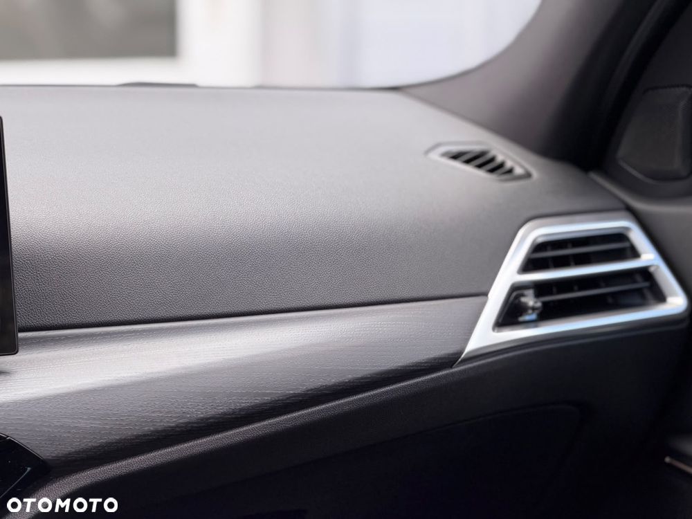 BMW Seria 3 320d xDrive mHEV M Sport - 26