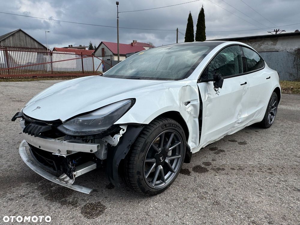 Tesla Model 3 Langstreckenbatterie Allradantrieb Dual Motor - 20