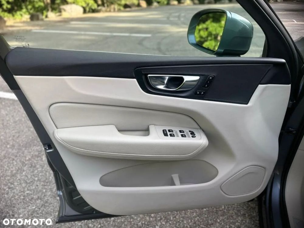 Volvo XC 60 T5 AWD Geartronic Momentum Pro - 9