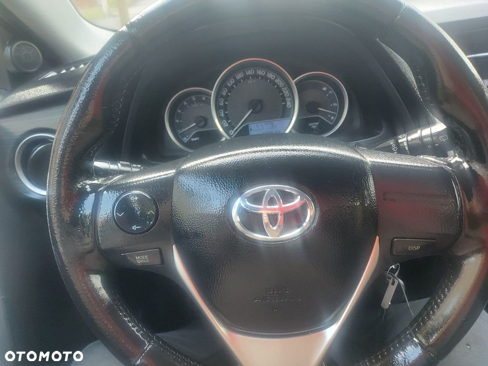 Toyota Auris 1.4 D-4D Design Edition - 25
