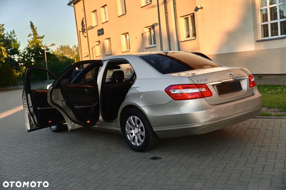 Mercedes-Benz Klasa E 200 CDI - 22
