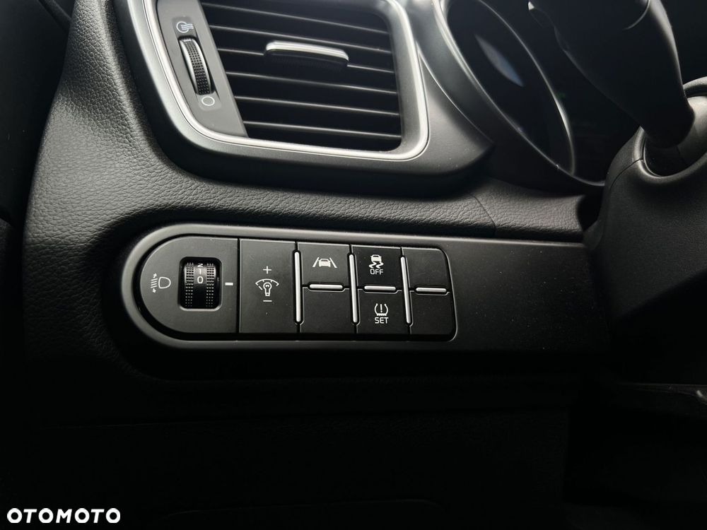 Kia Ceed - 21
