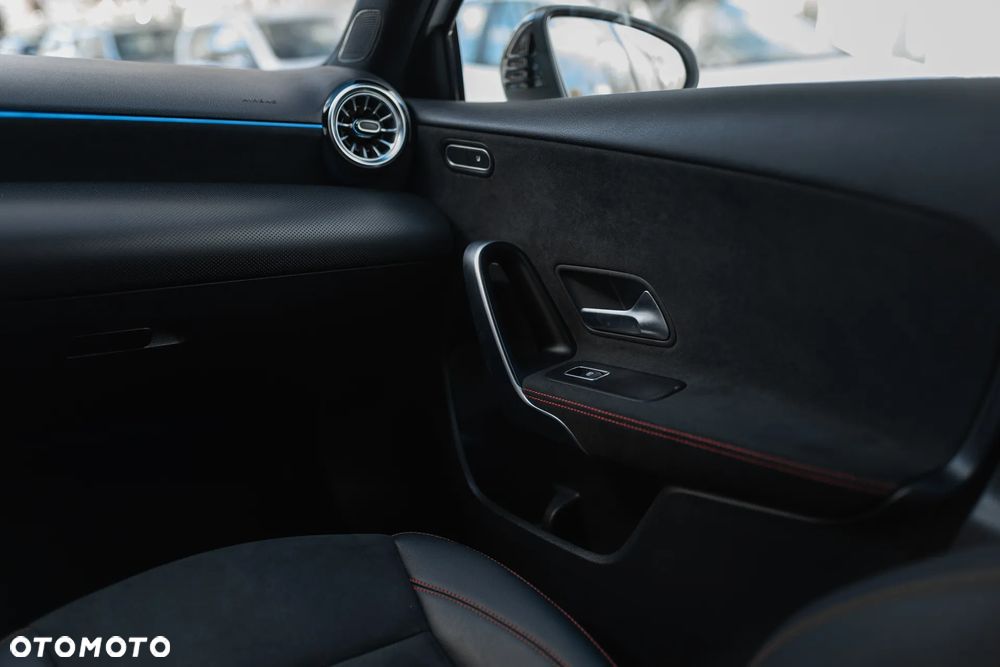 Mercedes-Benz Klasa A 250 E AMG Line 8G-DCT - 25