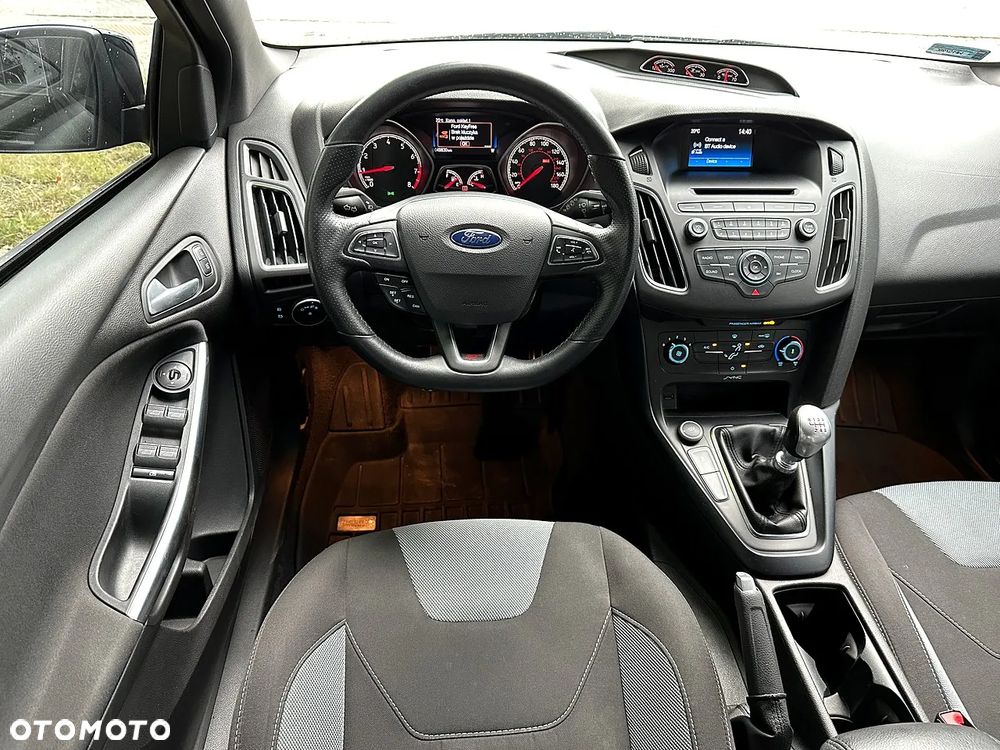 Ford Focus 2.0 EcoBoost ST - 10