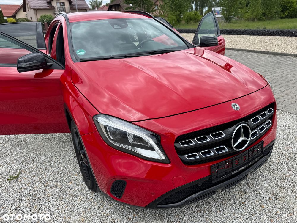 Mercedes-Benz GLA 180 Urban - 34