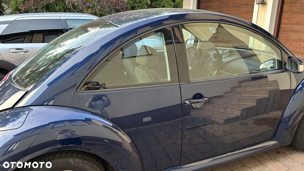 Volkswagen New Beetle - 2