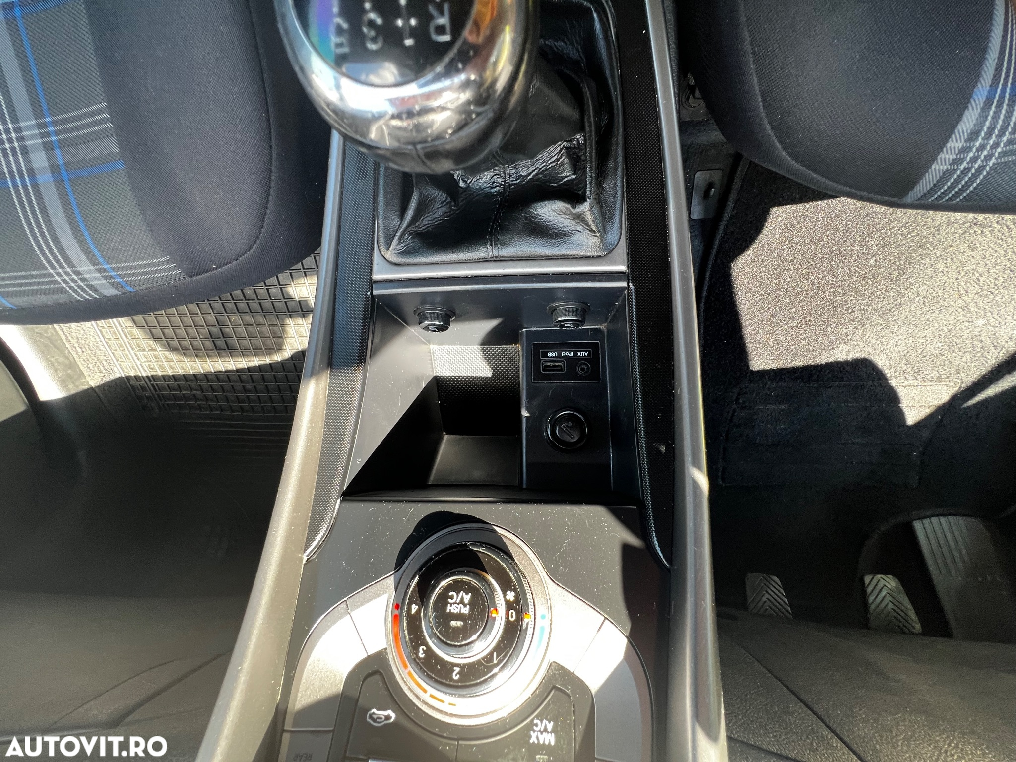 Hyundai Elantra 1.6 MPi Exclusive - 28