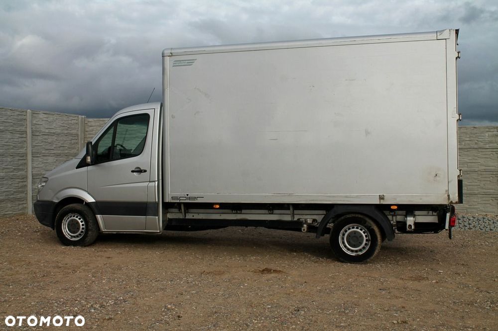 Mercedes-Benz Sprinter - 11