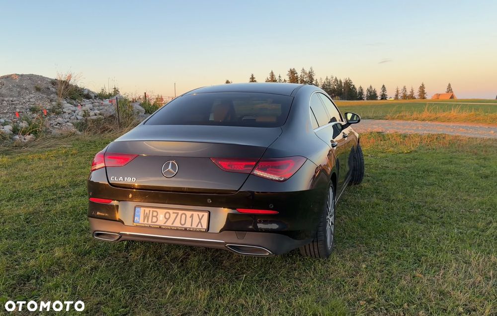 Mercedes-Benz CLA 180 7G-DCT - 4