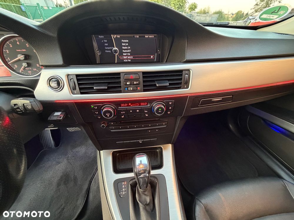 BMW Seria 3 325i xDrive Edition Exclusive - 4