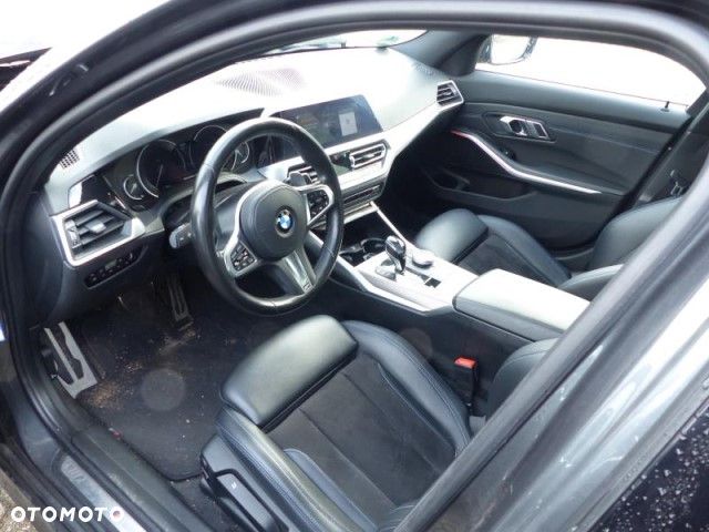 BMW Seria 3 320d Edition M Sport Shadow - 9
