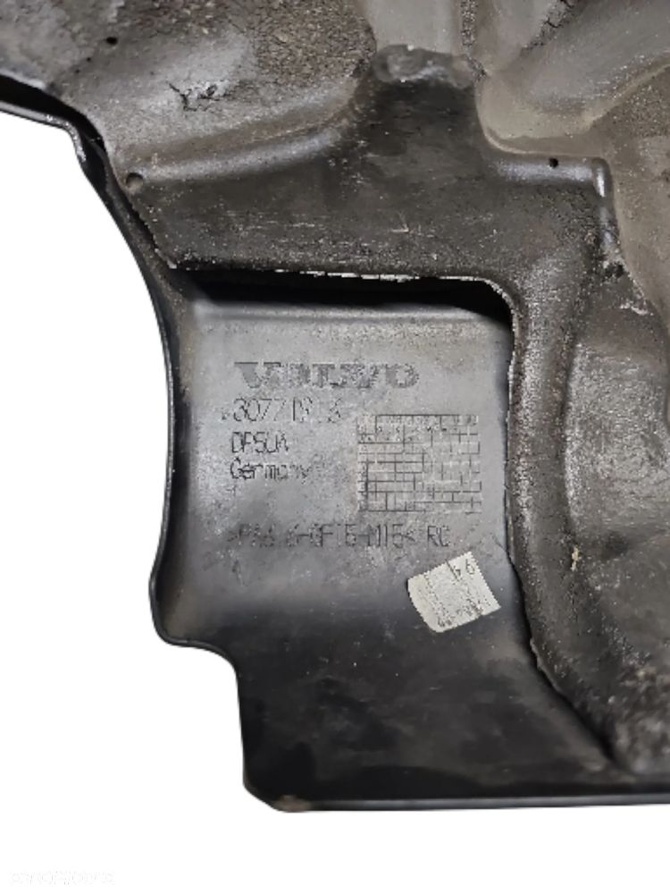 OSŁONA GÓRNA SILNIKA VOLVO XC60 I XC70 V70 III D5 30771916 - 3