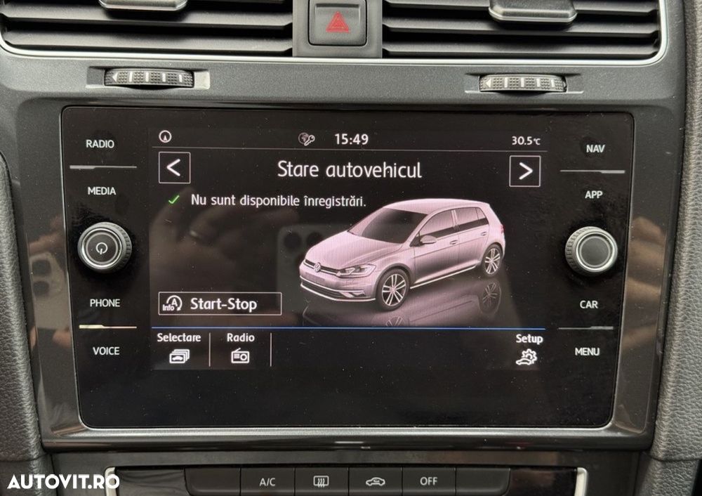 Volkswagen Golf - 33