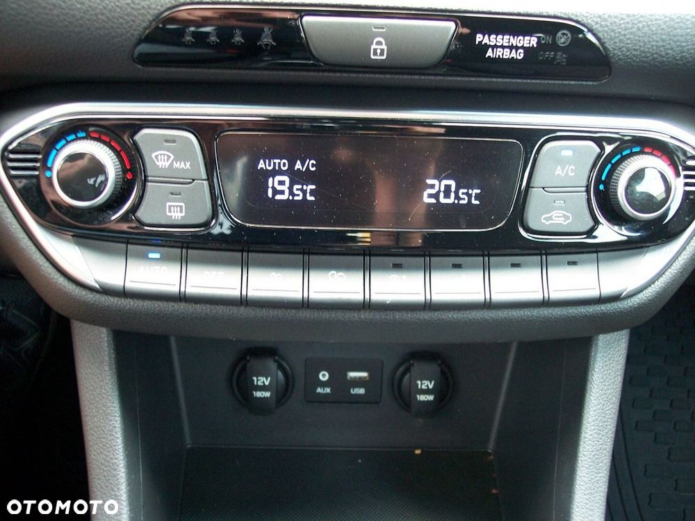 Hyundai i30 1.4 T-GDI GO Plus - 26