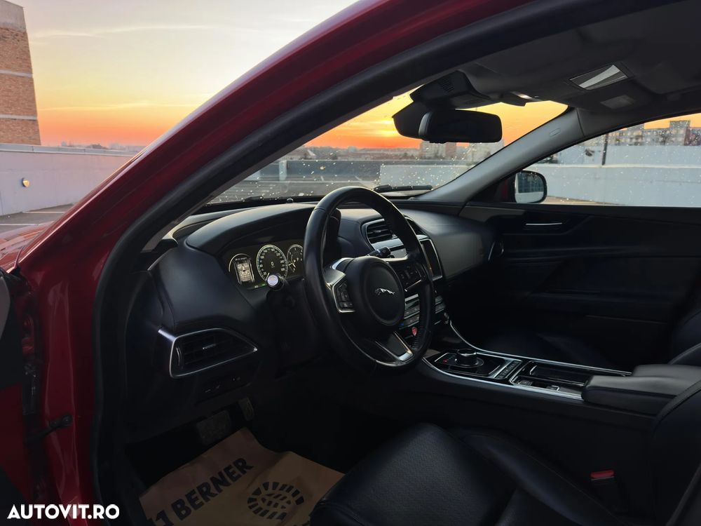 Jaguar XE 25d AWD Aut. Portfolio - 10