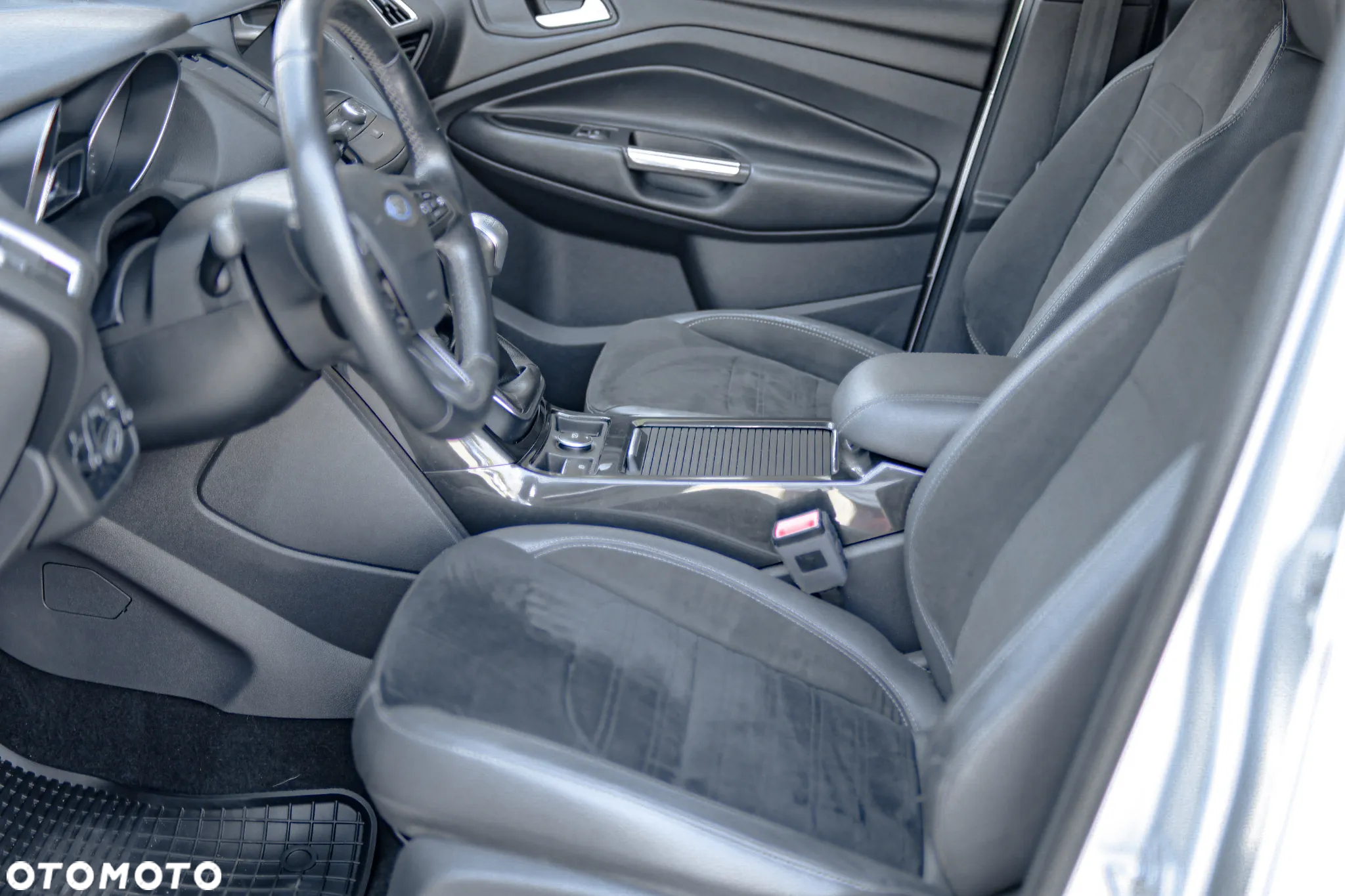 Ford Kuga 1.5 TDCi FWD ST-Line - 13