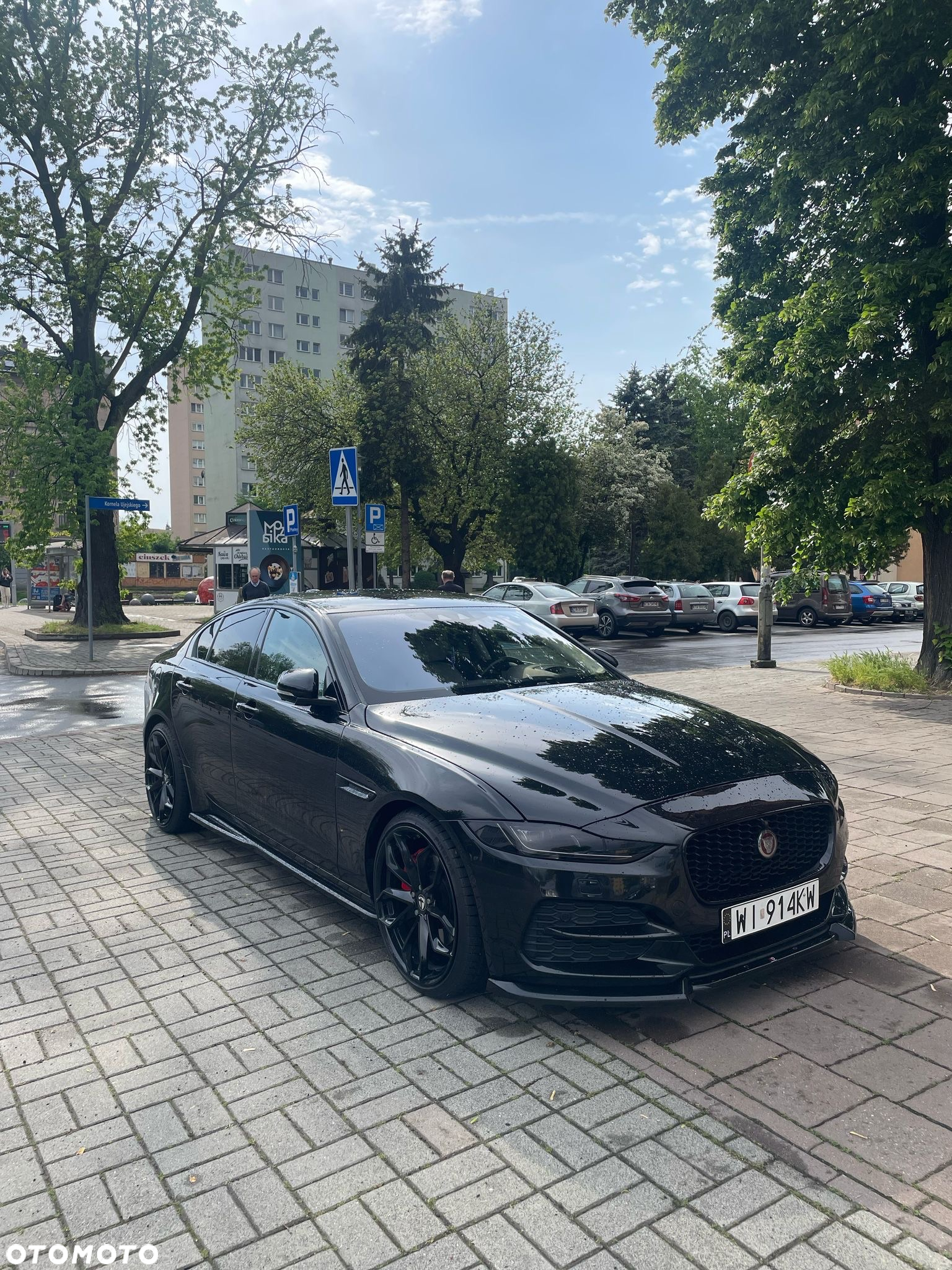 Jaguar XE 2.0 D180 HSE - 8
