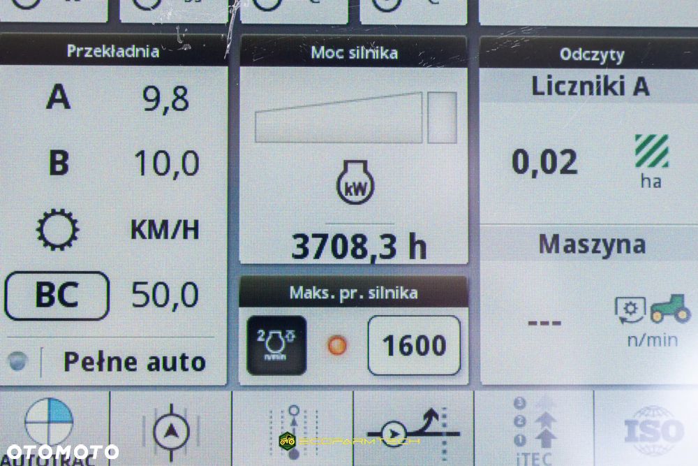 John Deere 6215R - 8