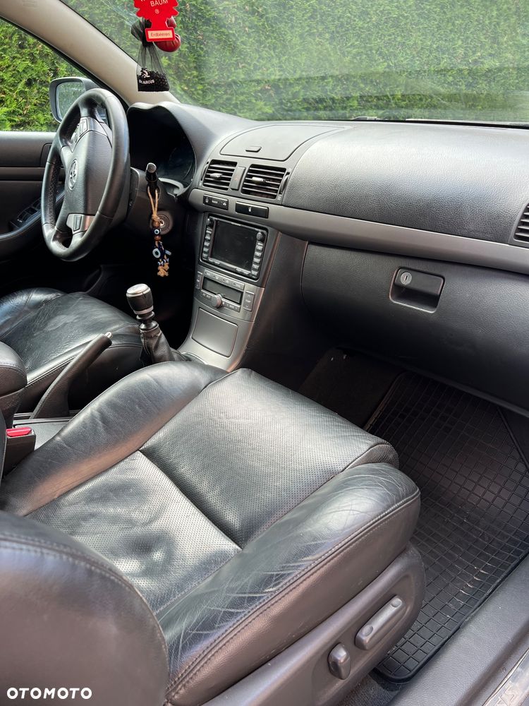 Toyota Avensis 2.2 D-4D Platinium - 11