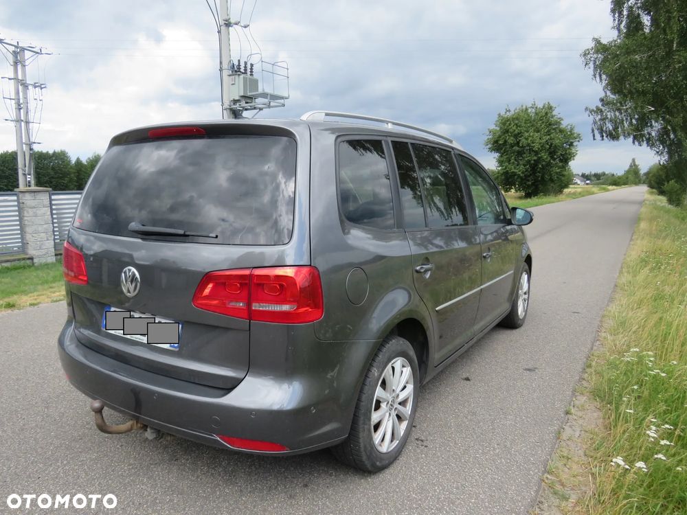 Volkswagen Touran 2.0 TDI DPF BlueMotion Technology DSG Comfortline - 5