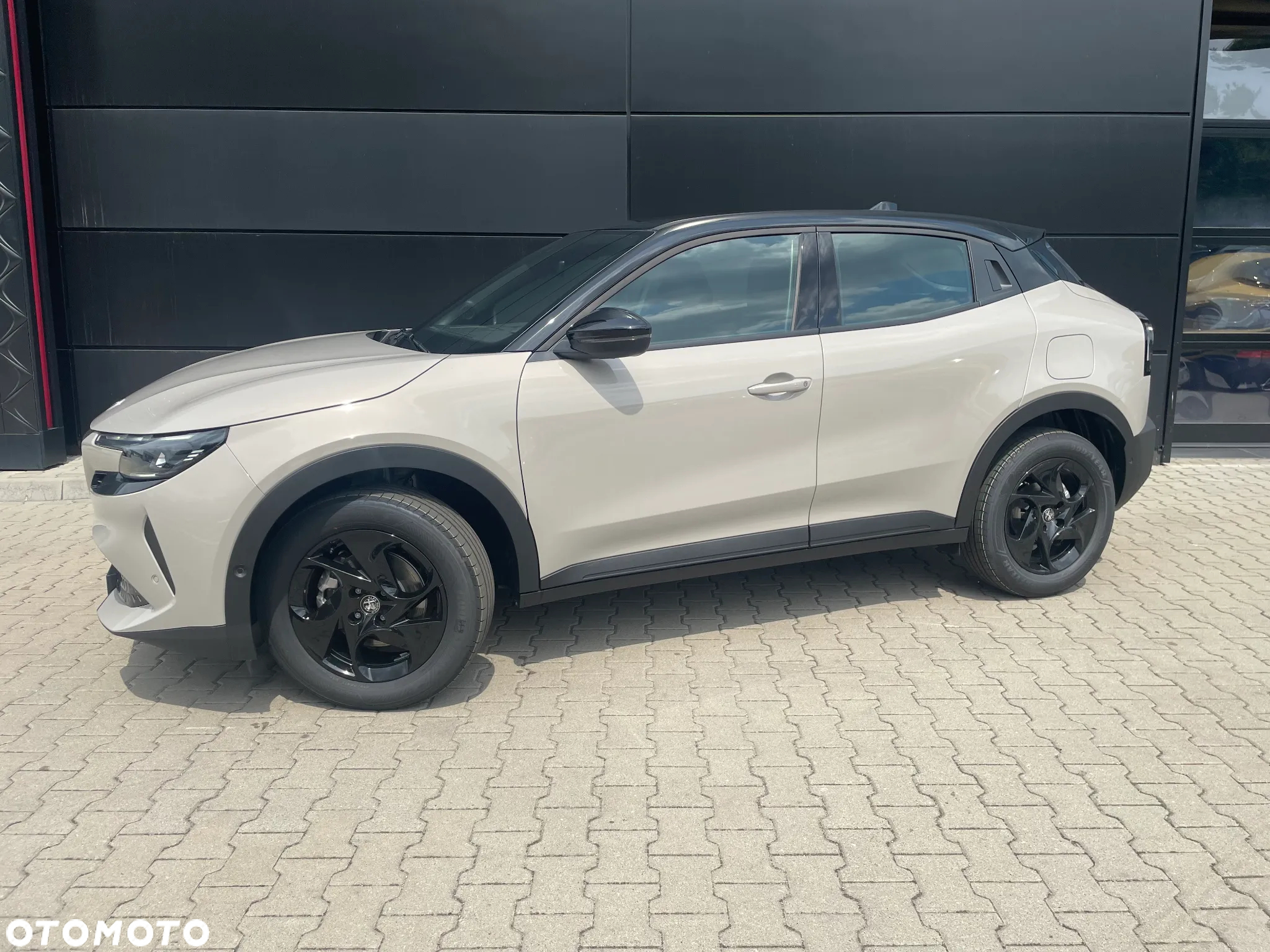 Alfa Romeo Junior 1.2 mHEV Ibrida eDCT - 2
