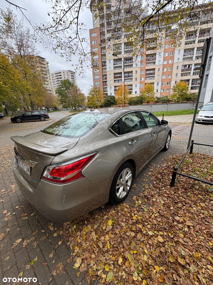 Nissan Altima - 4