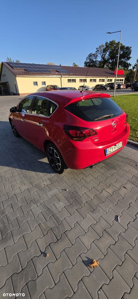 Opel Astra 2010 photo 4