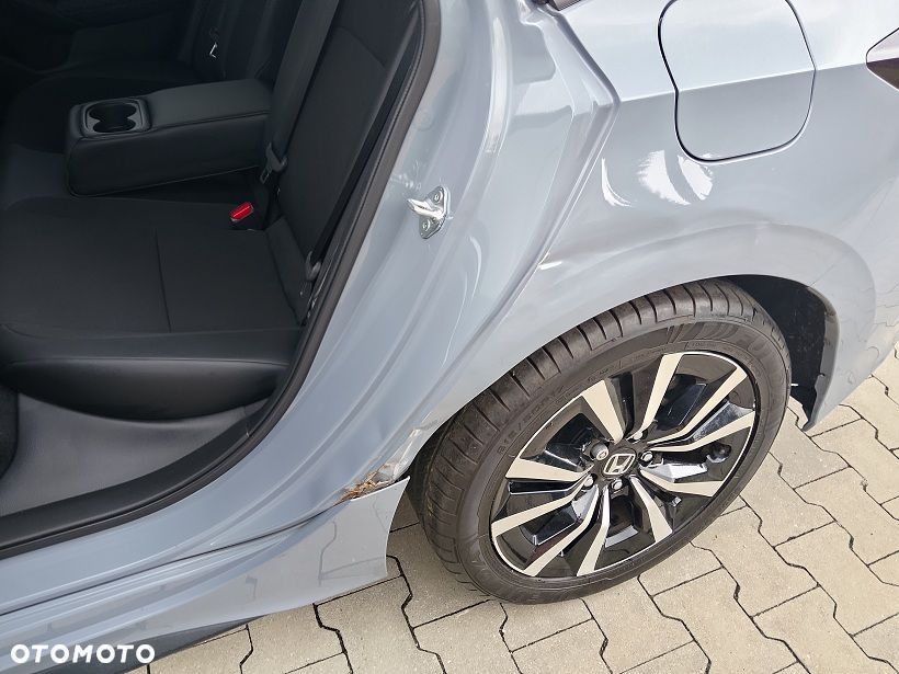 Honda Civic 2.0 i-MMD Elegance CVT - 12