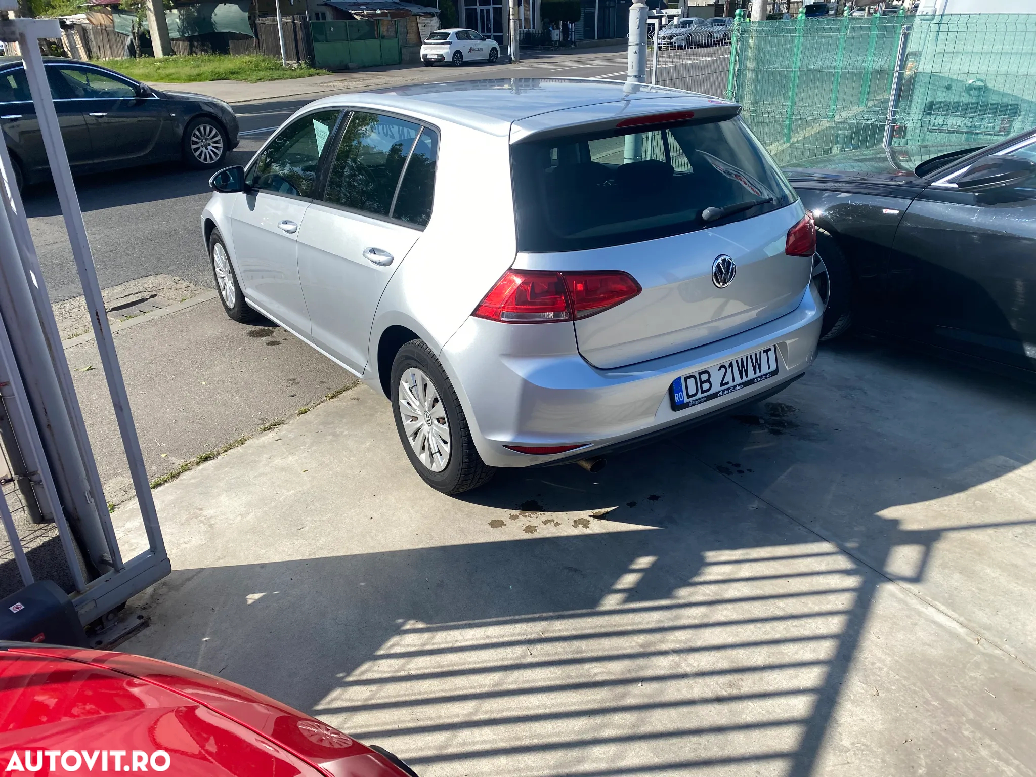 Volkswagen Golf 1.6 TDI BlueMotion Technology Comfortline - 4