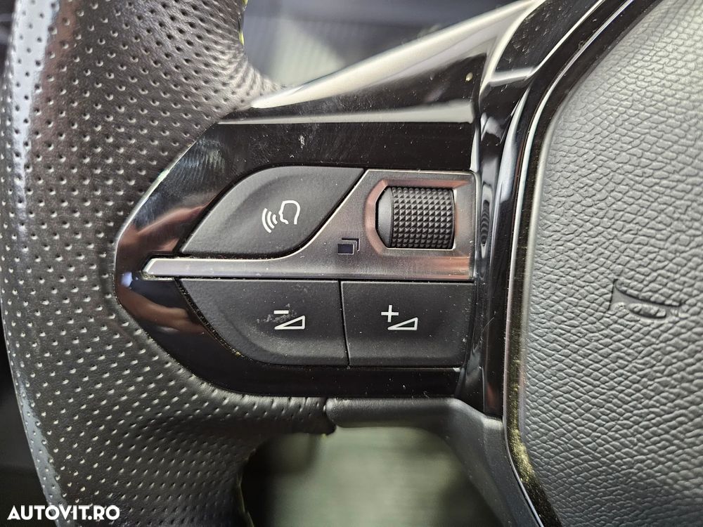 Peugeot 2008 1.2 PureTech BVM6 STT GT - 14