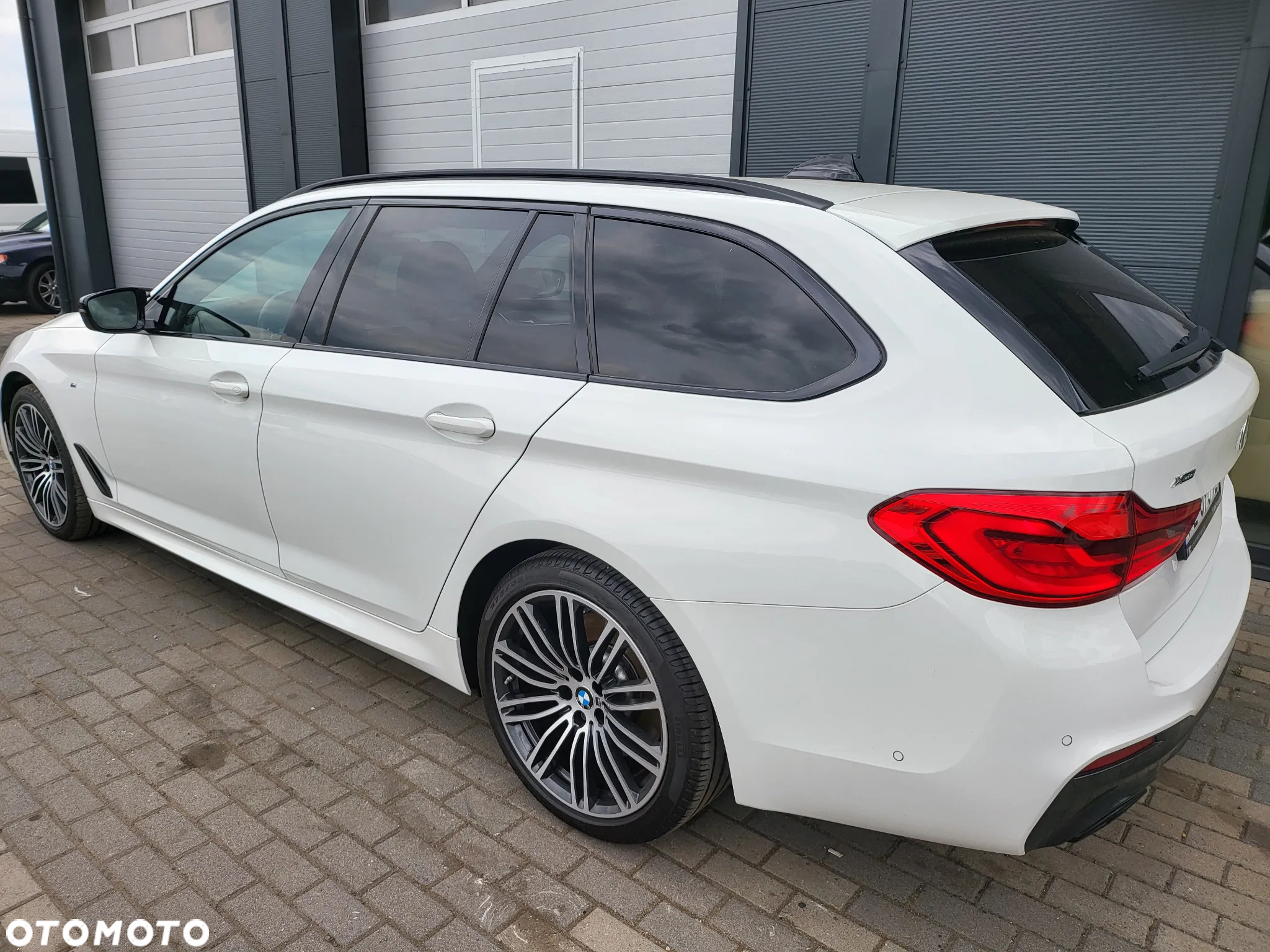 BMW Seria 5 - 32
