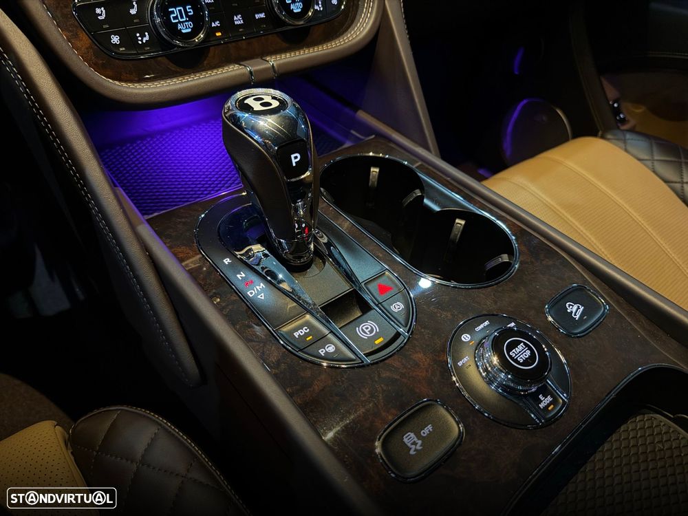 Bentley Bentayga Hybrid - 37