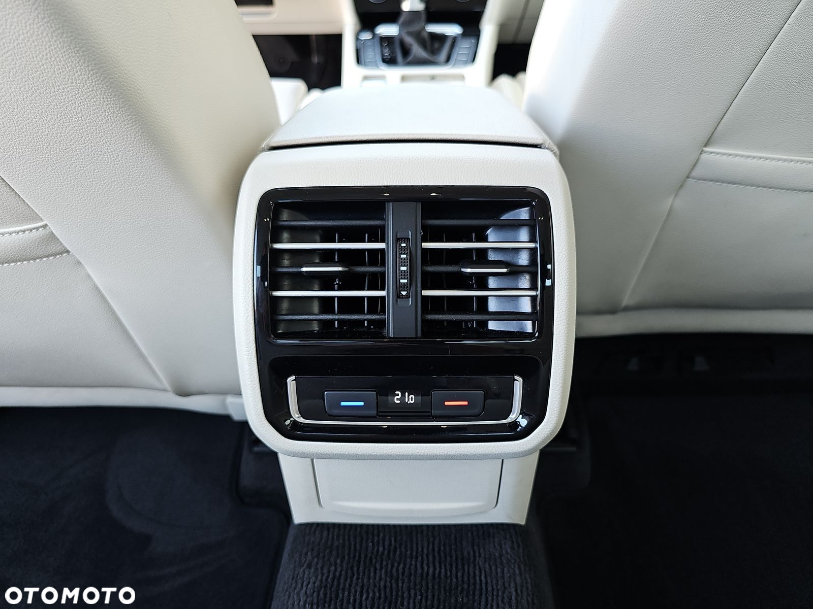Volkswagen Passat - 17