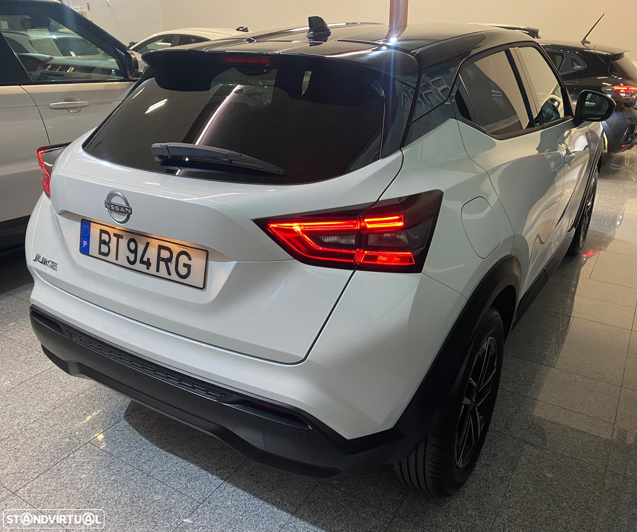 Nissan Juke 1.0 DIG-T N-Connecta NAV.+TwoTone NC - 3